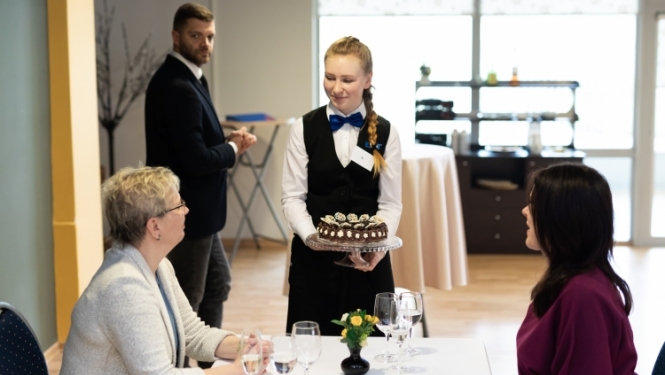 SkillsLatvia 2020 pusfināls "Restorānu serviss" un "Ēdienu gatavošana" prasmju konkursā