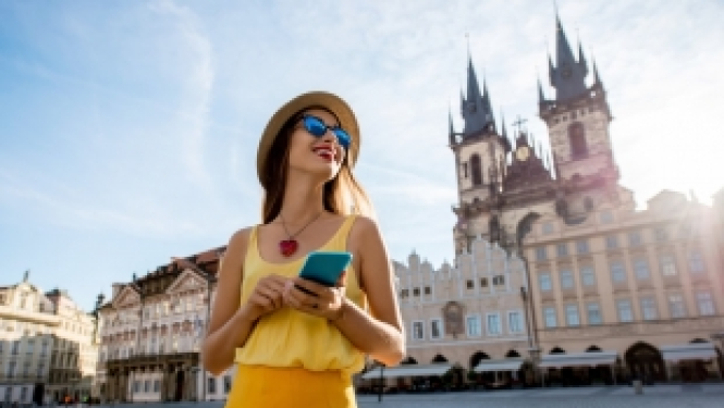 Čehijas valdība piedāvā stipendijas čehu valodas vasaras kursiem