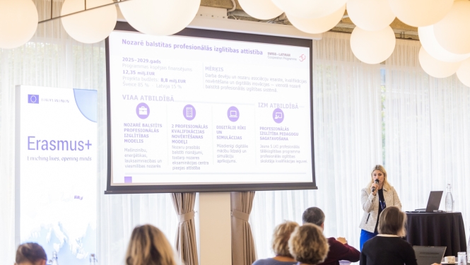 SVeices-Latvijas programmas vaditaja E.Kokina prezente seminarā Jurmala