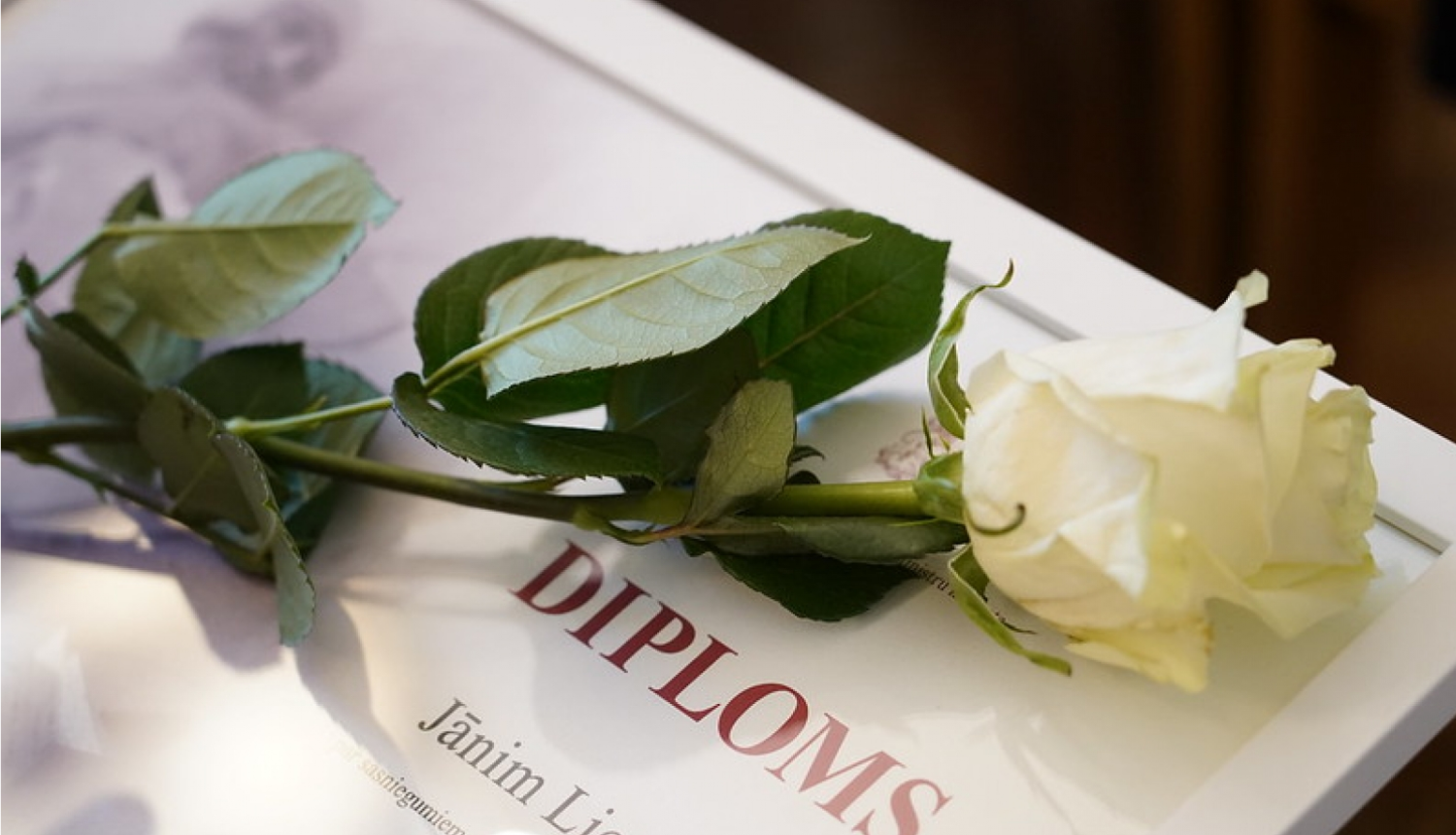 Diploms, ilustratīvs attēls