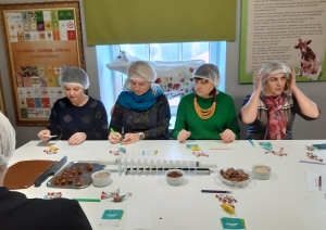 Lietuvas speciālās skolas pedagogi iepazīst Latvijas izglītību, vēsturi un tradīcijas