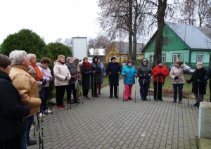 Seniori nūjo svaigā gaisā