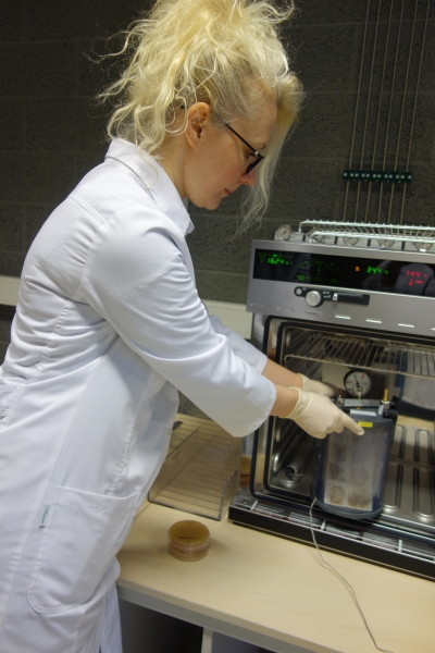 Paraugu mikrobioloģiskā testēšana laboratorijā