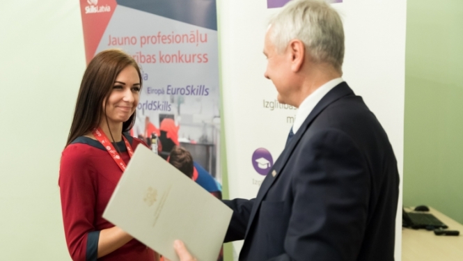 EuroSkills 2018 konkursantu svinīgā sveikšana Izglītības un zinātnes ministrijā