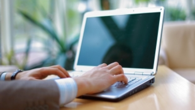Pagarināta pieteikšanās kontaktsemināram par digitālo prasmju uzlabošanu izglītībā