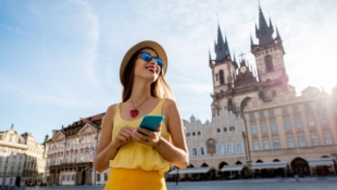 Čehijas valdība piedāvā stipendijas čehu valodas vasaras kursiem