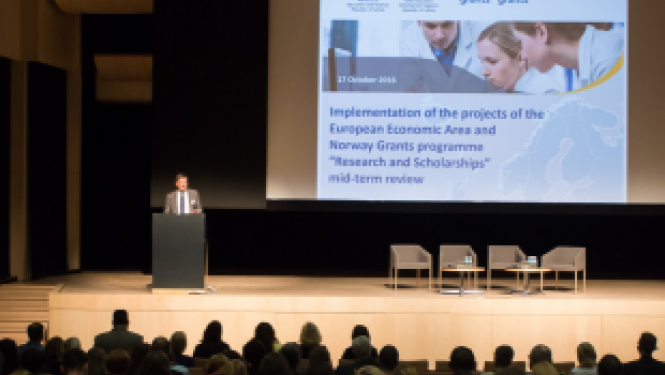 Latvijas zinātnieki un akadēmiskais personāls aicināti pieteikt savu dalību “Pētniecība un stipendijas” noslēguma konferencē