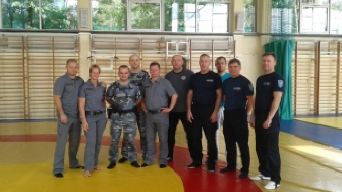 Ieviesta jauna policistu mācību programma spēka pielietošanā