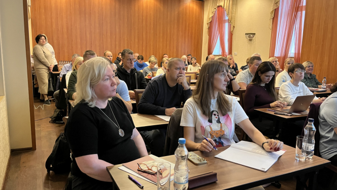 Pedagogi seminārā par profesionālās kompetences modulāro izglītības programmu un eksāmenu satura izstrādi