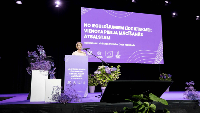 IZM konference uz skatuves ministre Dace Melbarde