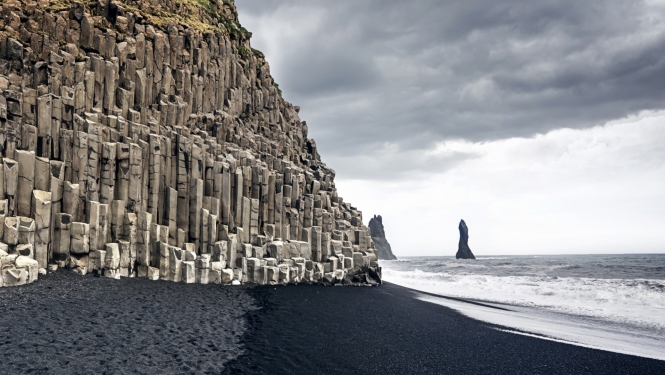 Islandes dabasskats uz jūru 