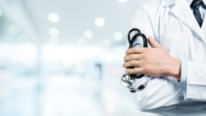 Turpina iepazīstināt ar izglītības un darba iespējām medicīnas nozarē