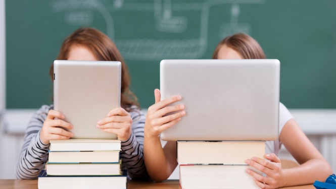 Bērni mācās no datoriem
