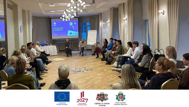 Foto no Skola - kopiena jauniešu mentoru mācībām 2025. gadā