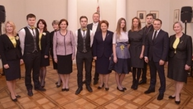 Ministru prezidente sveic profesionālās meistarības konkursa WorldSkills 2015 izcilākos Latvijas jauniešus