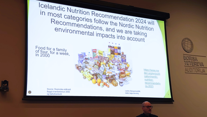 Seminārs ar ekrānu