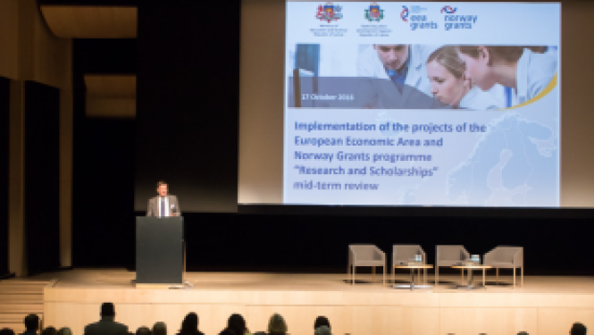 Latvijas zinātnieki un akadēmiskais personāls aicināti pieteikt savu dalību “Pētniecība un stipendijas” noslēguma konferencē