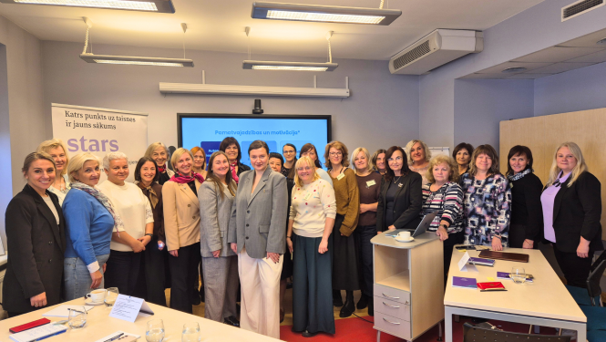 Seminars par pieaugušo izglītību visi dalībnieku kopbilde