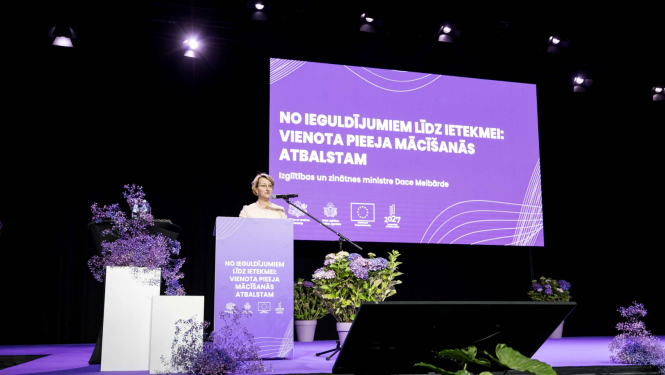 IZM konference uz skatuves ministre Dace Melbarde