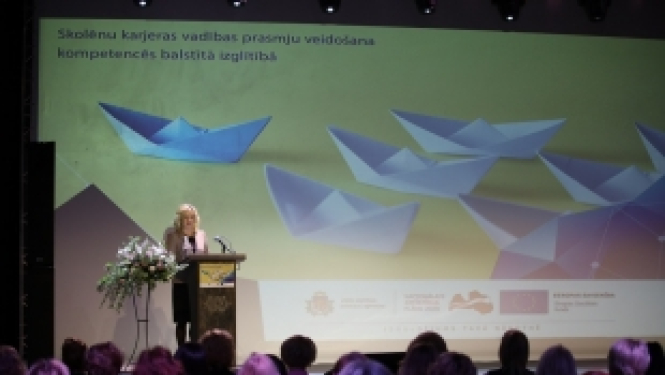 Diskutē par karjeras vadības prasmju veidošanu kompetencēs balstītā izglītībā