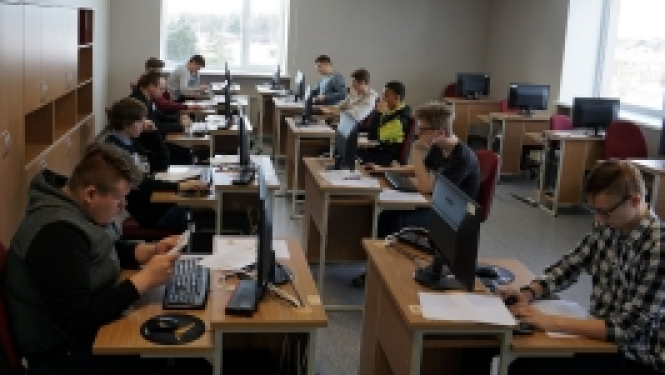Noskaidroti konkursa SkillsLatvia 2019 finālisti datortīklu administrēšanā