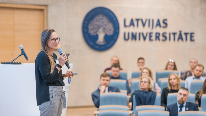 Dana Narvaiša preses konferencē 2025 augusts VIAA SIIC