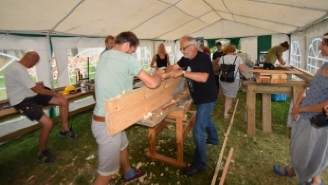 Noslēdz projekta ieviešanu, iedzīvotājiem piedāvājot mūsdienīgus izziņas materiālus