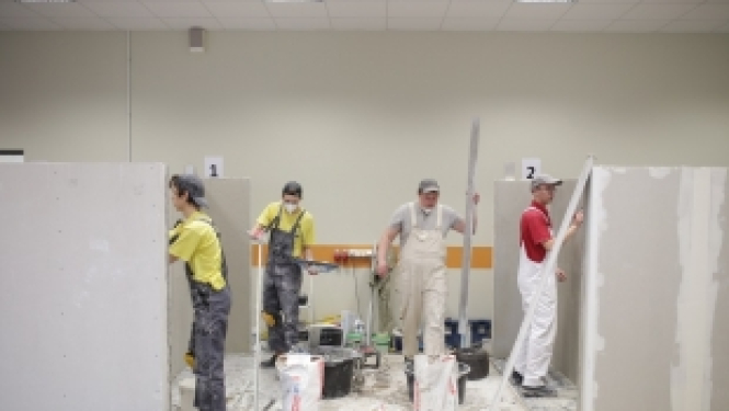 Noskaidroti labākie jaunie sausās būves tehniķi