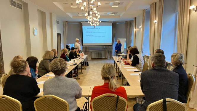 foto no semināra pedagogiem IZM