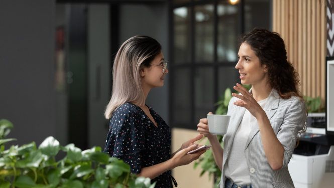 Sievietes sarunājas