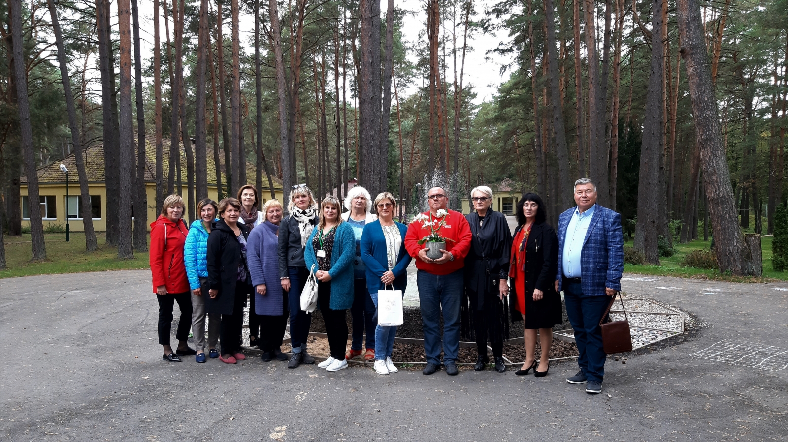 Lietuvas speciālās skolas pedagogi iepazīst Latvijas izglītību, vēsturi un tradīcijas