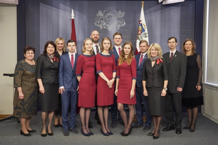 Ministru prezidents Krišjānis Kariņš sveic EuroSkills 2018 Latvijas komandas medaļniekus