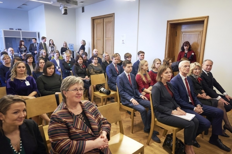 Ministru prezidents Krišjānis Kariņš sveic EuroSkills 2018 Latvijas komandas medaļniekus