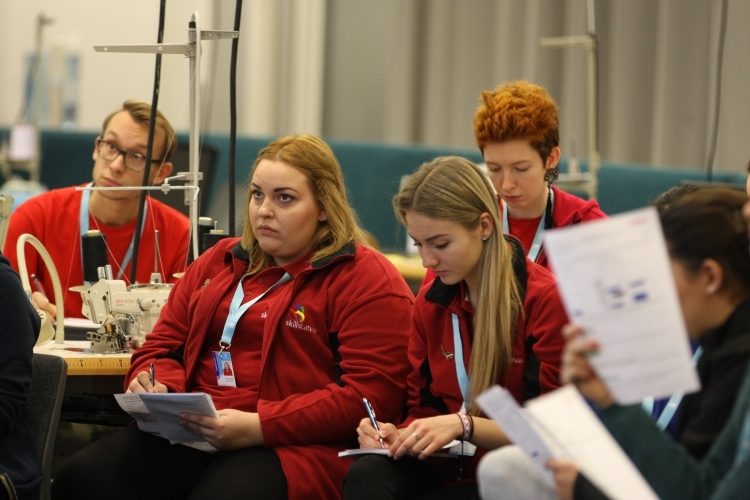 EuroSkills 2016 konkursanti pirmo reizi ierauga savu darba vietu un milzīgo halli, kurā darbosies visu 35 dalībvalstu pārstāvji