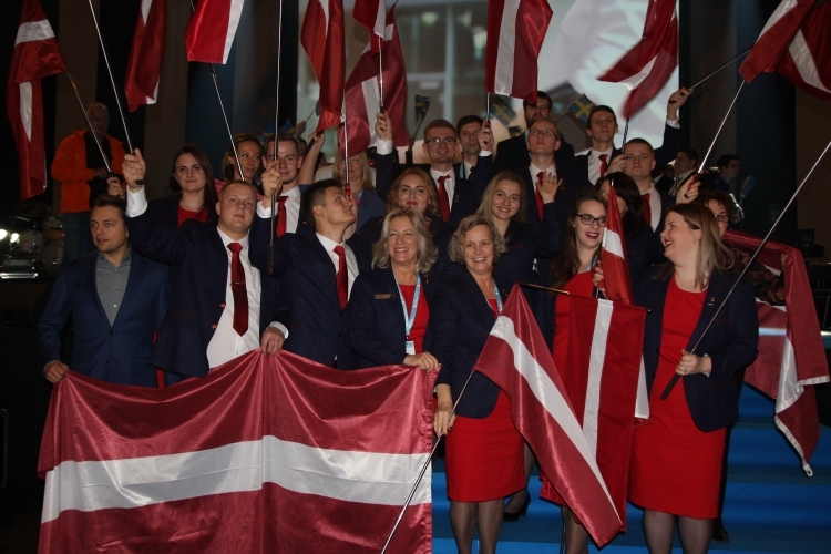 EuroSkills 2016 konkursa atklāšanas ceremonija ar Zviedrijas premjerministra uzrunu un pasākuma izklaidējošo programmu