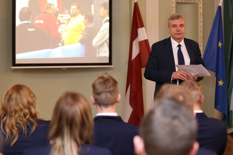 Svinīgā ceremonijā IZM ministrs sveic Euroskills 2016 laureātus