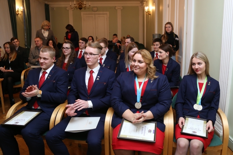 Svinīgā ceremonijā IZM ministrs sveic Euroskills 2016 laureātus