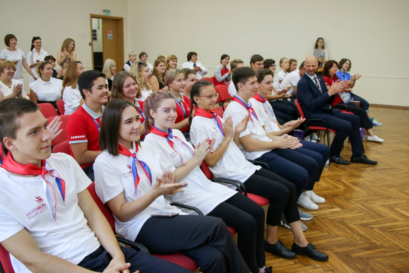 SkillsLatvia delegācija ciemojas Kazaņas 83. licejā