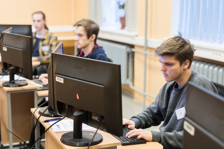 SkillsLatvia 2019 pusfināls "Web lapu dizains un izstrāde" prasmju konkursā