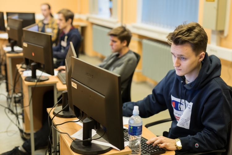 SkillsLatvia 2019 pusfināls "Web lapu dizains un izstrāde" prasmju konkursā