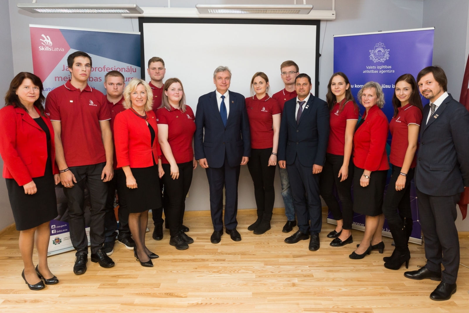 Konkursa WorldSkills 2017 Latvijas delegāciju sveic izglītības un zinātnes ministrs