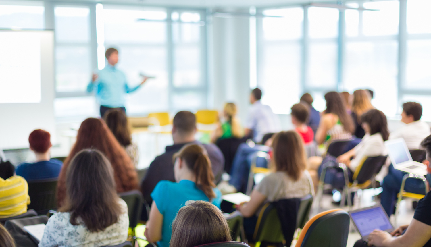 Konference auditorija runātājs