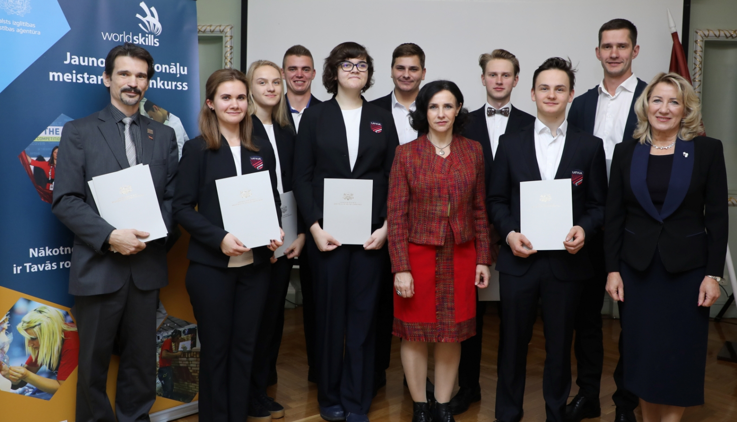 Ministre Šuplinska sveic WorldSkills konkursantus