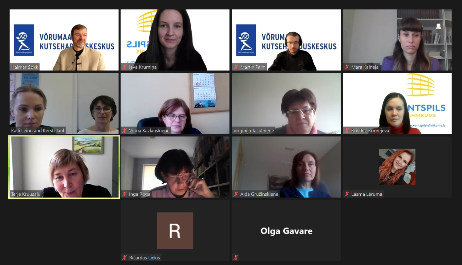 Pedagogi tiešsaistes sanāksmē