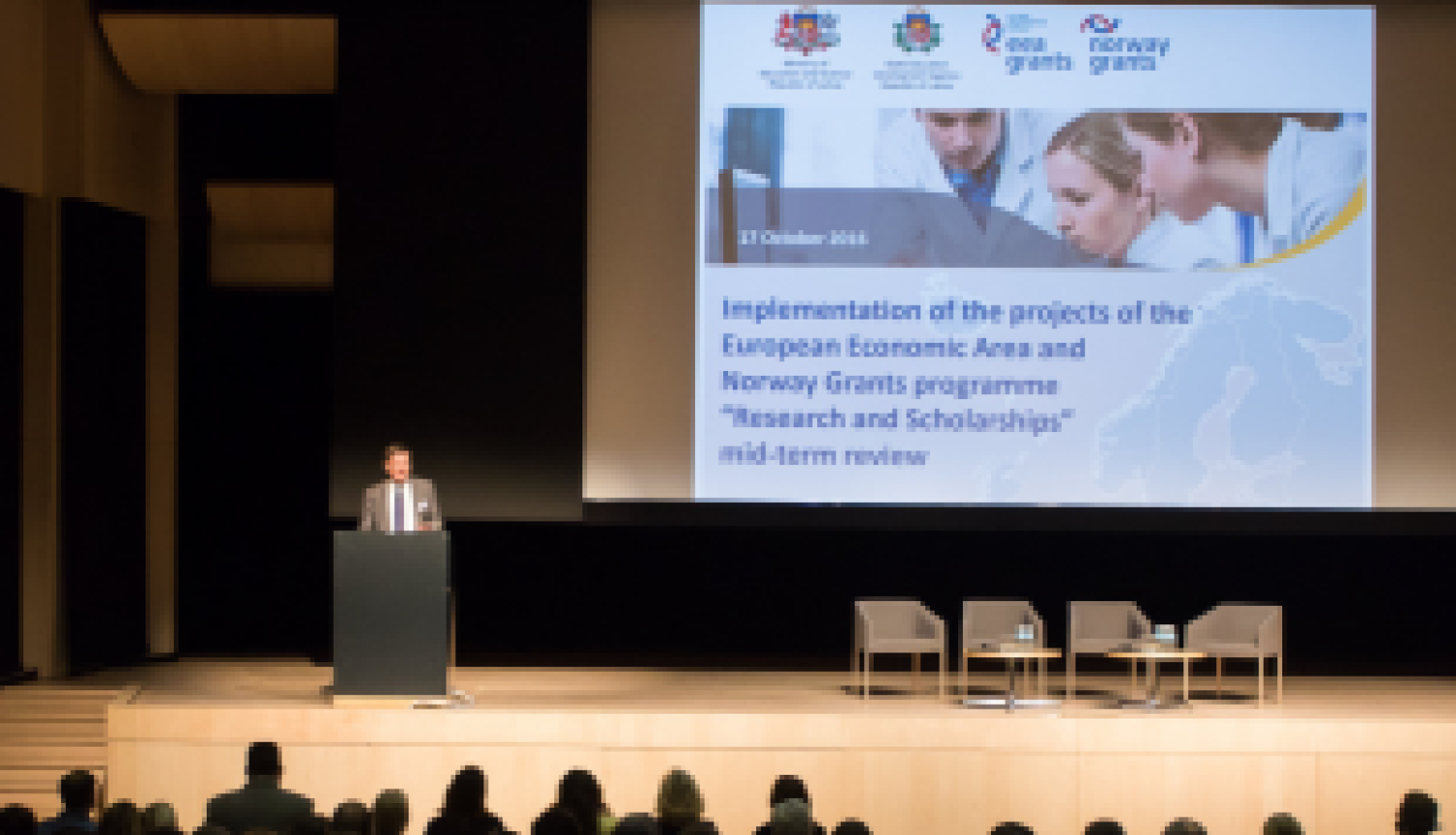 Latvijas zinātnieki un akadēmiskais personāls aicināti pieteikt savu dalību “Pētniecība un stipendijas” noslēguma konferencē