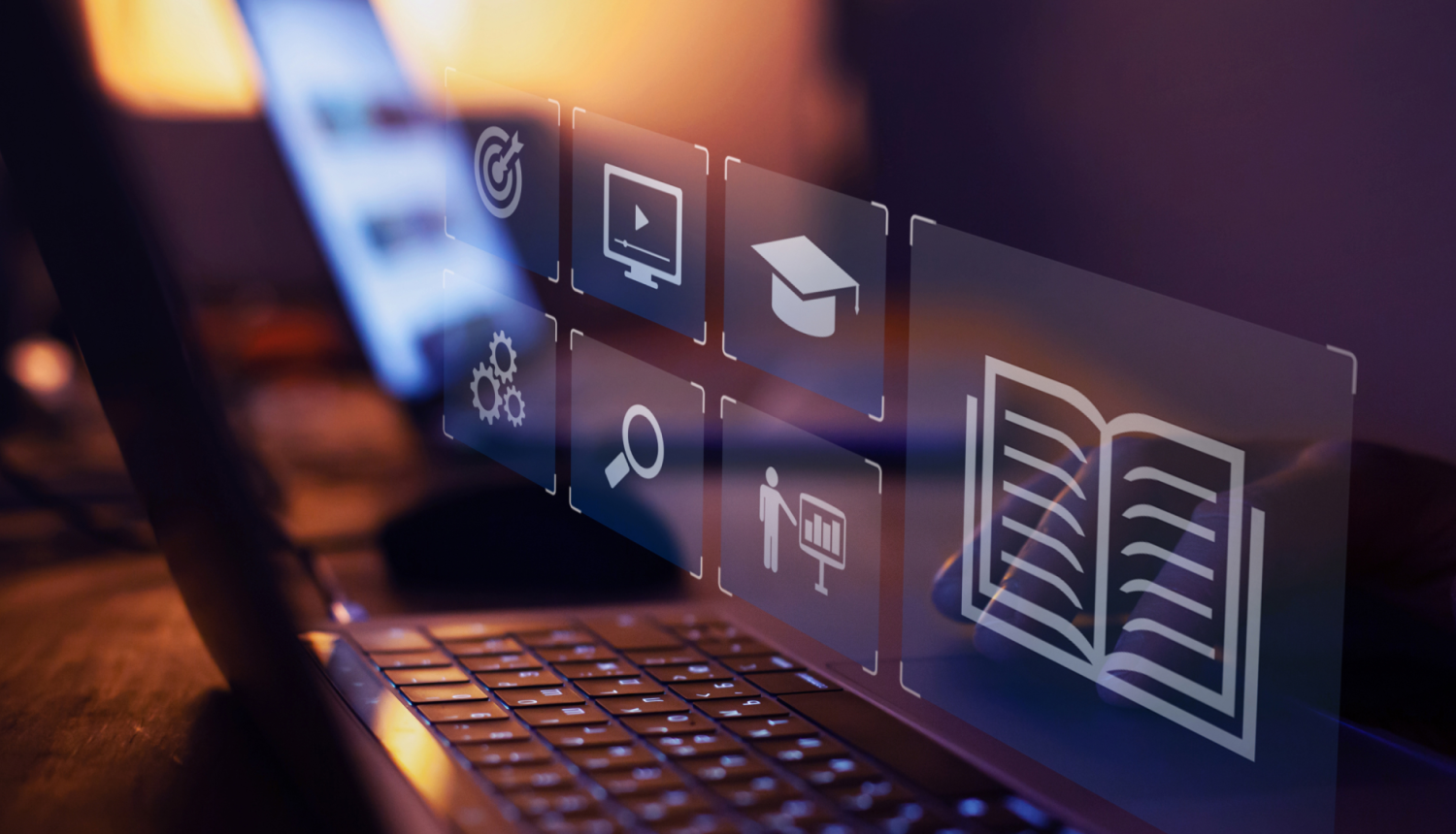 Atvērts portatīvais dators virs klaviaratūras stilizēti skārienjūtīgi attēli kā caurspīdīgi ekrāni