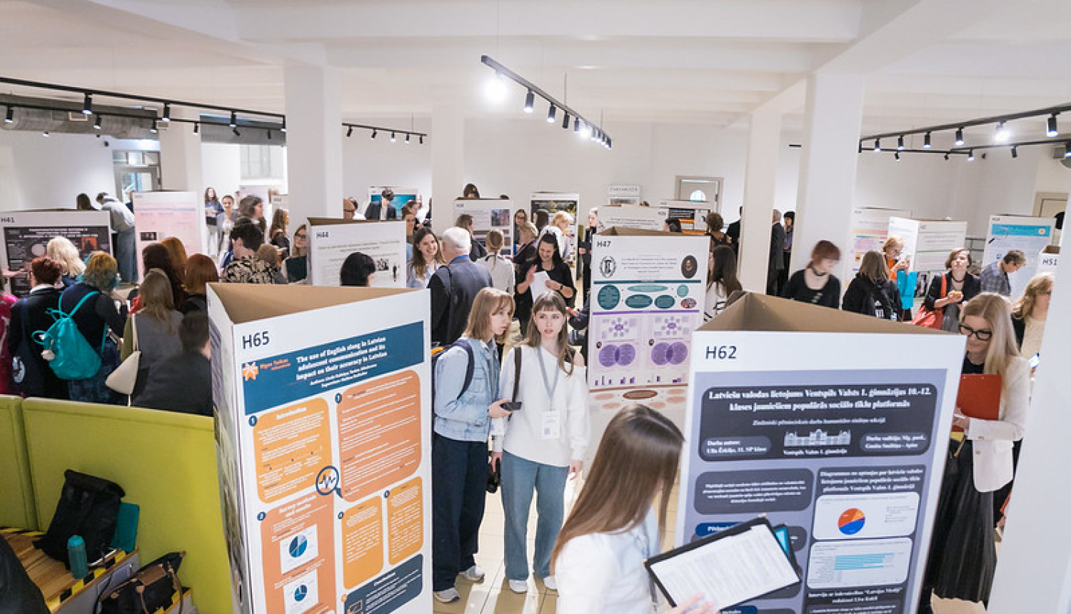 Foto no Skolēnu zinātniskās pētniecības darbu konferences 2024./2025. macibu gadā