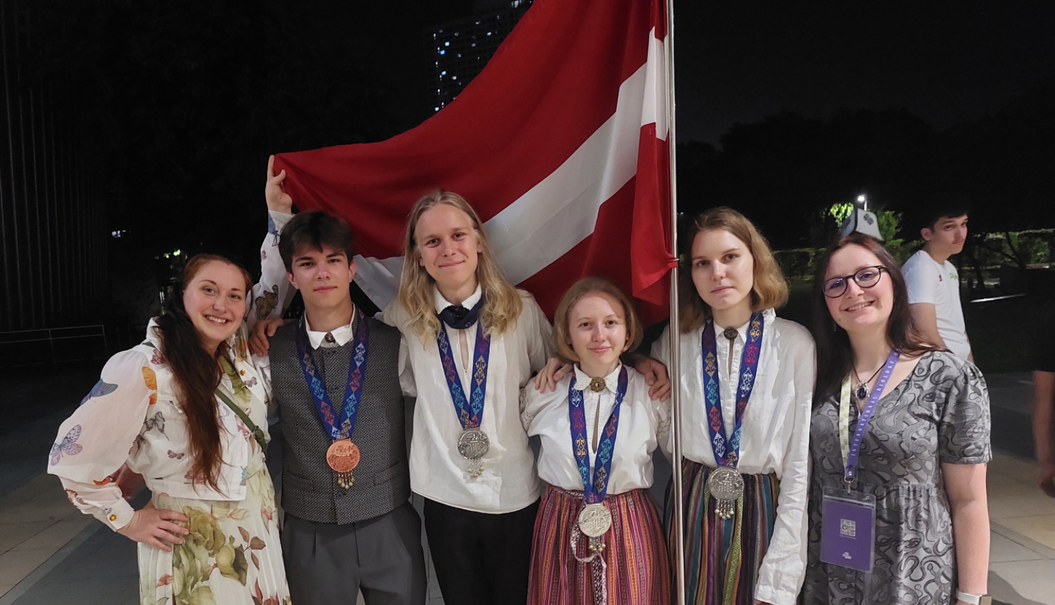 Latvijas komanda bioloģijas olimpiādē Filipinās