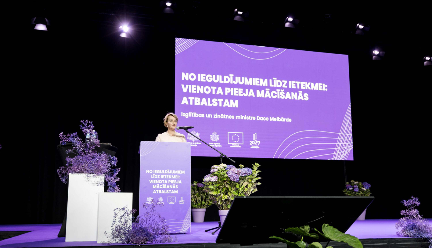 IZM konference uz skatuves ministre Dace Melbarde