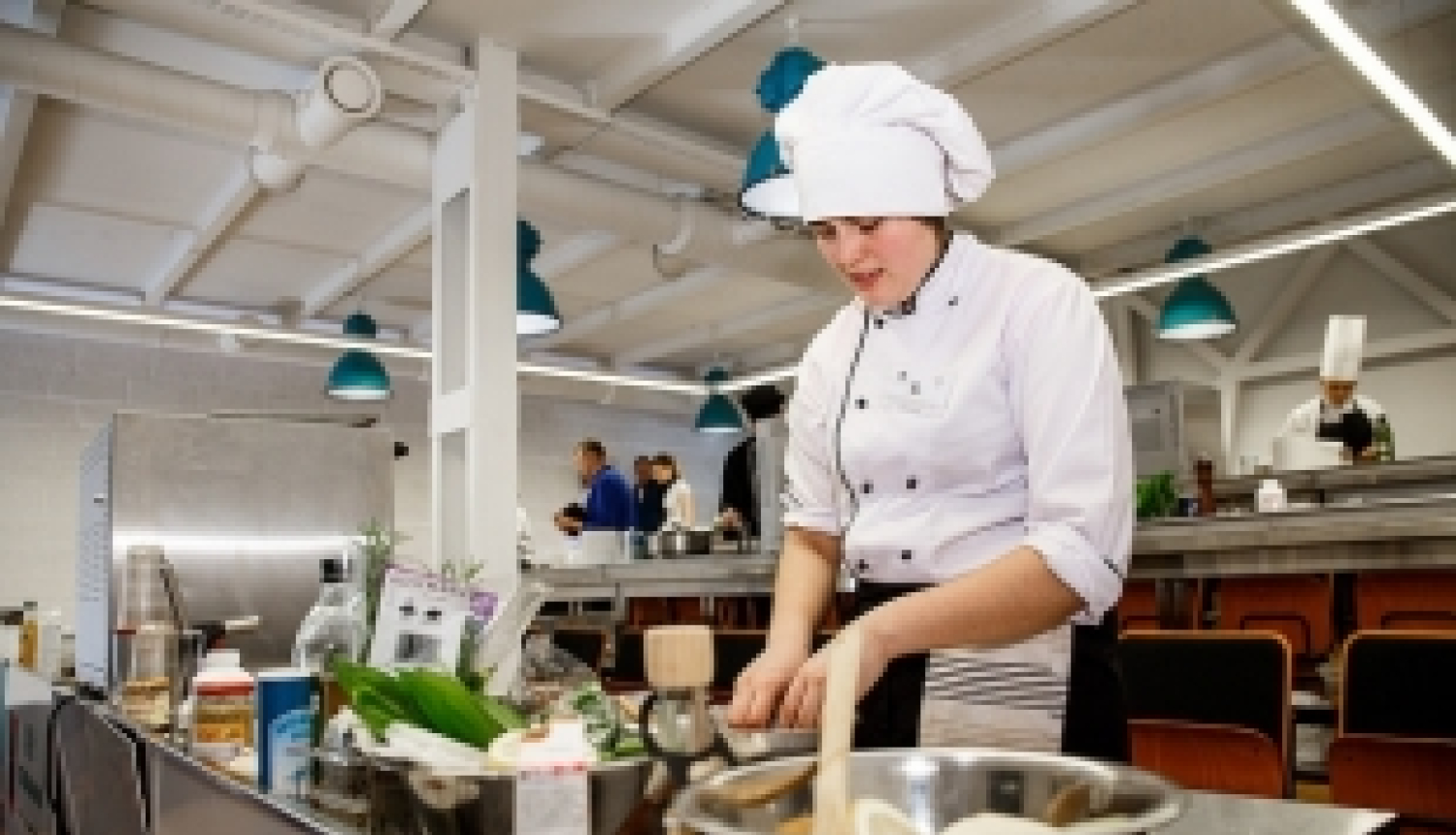 Liepājā un Valmierā notiks jauno pavāru un viesmīļu konkursu pusfināli